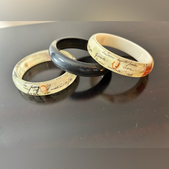 AMEDEO NYC Bangle Bracelet Set Vintage Set of3 CAMEO Lettera D'Amore Love Letter - Picture 3 of 9